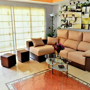 https://bonito-apartamento-cntrico-y-cerca-de-la-playa.es-andalucia.com
